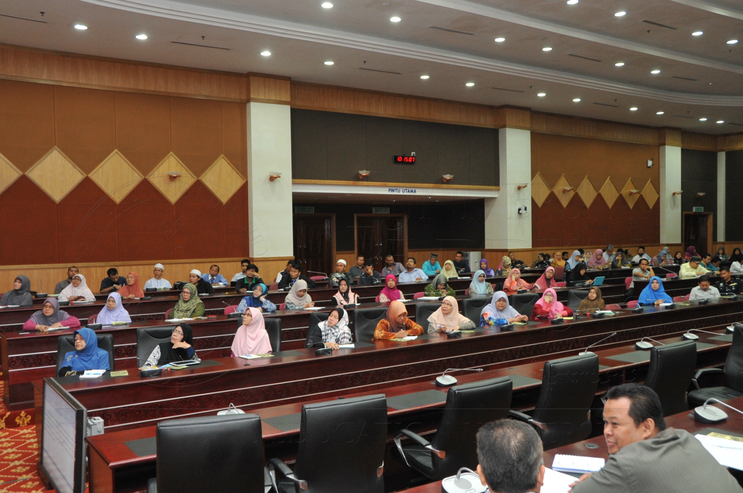 PRO15 138 THURATH HAS 4696